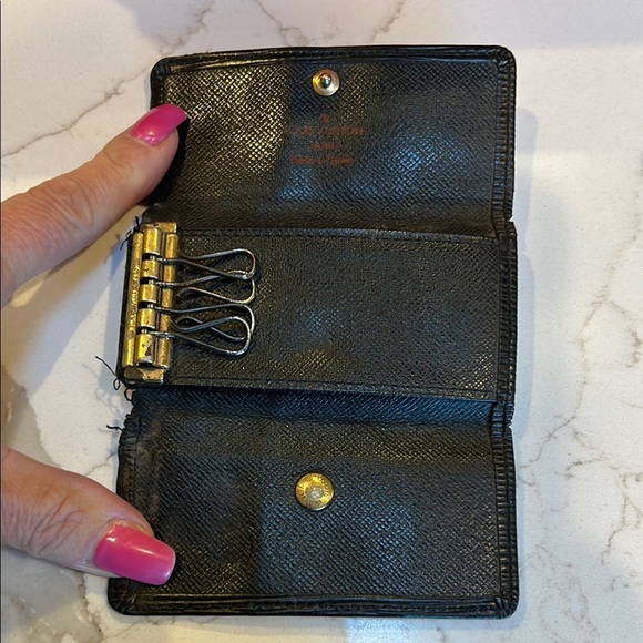 Louis Vuitton Key Holder - Picture 8 of 11